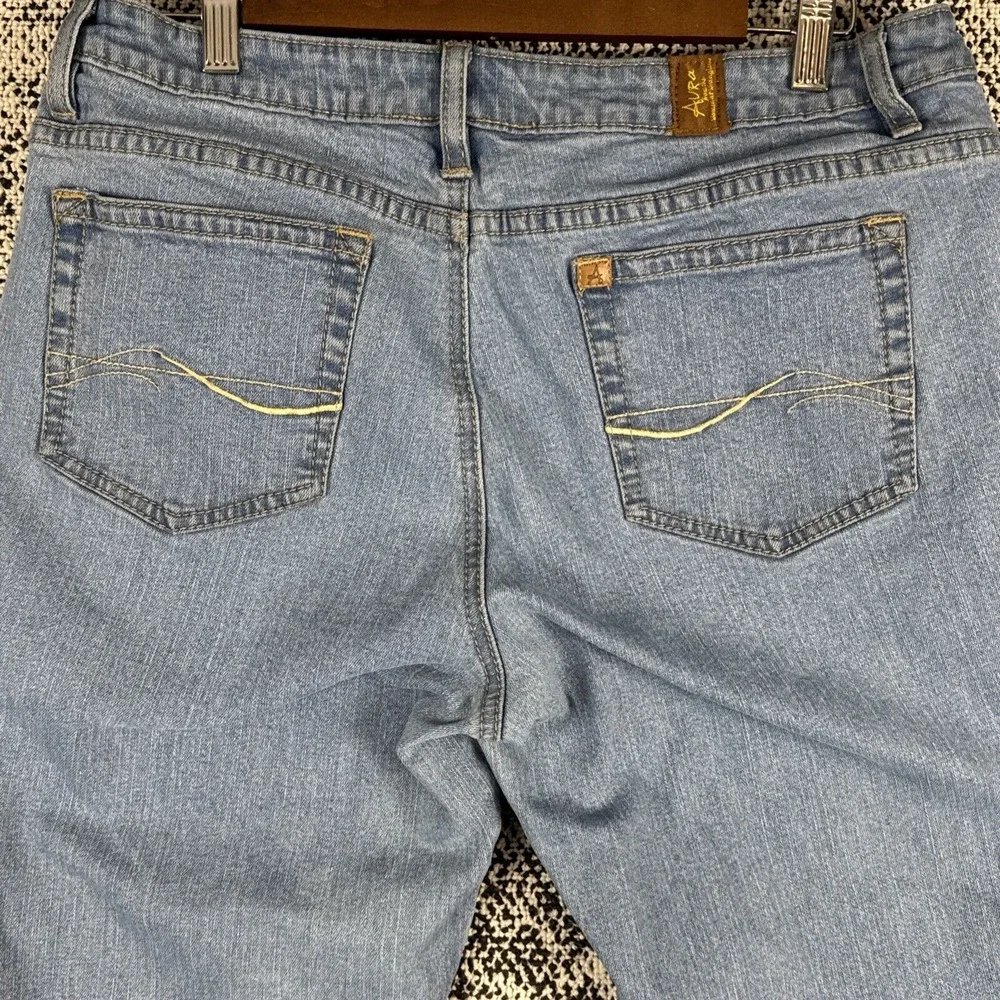 Wrangler Aura Blue Jeans Womens 12P (32 X 29)‎ Straight Leg Short Rise Western